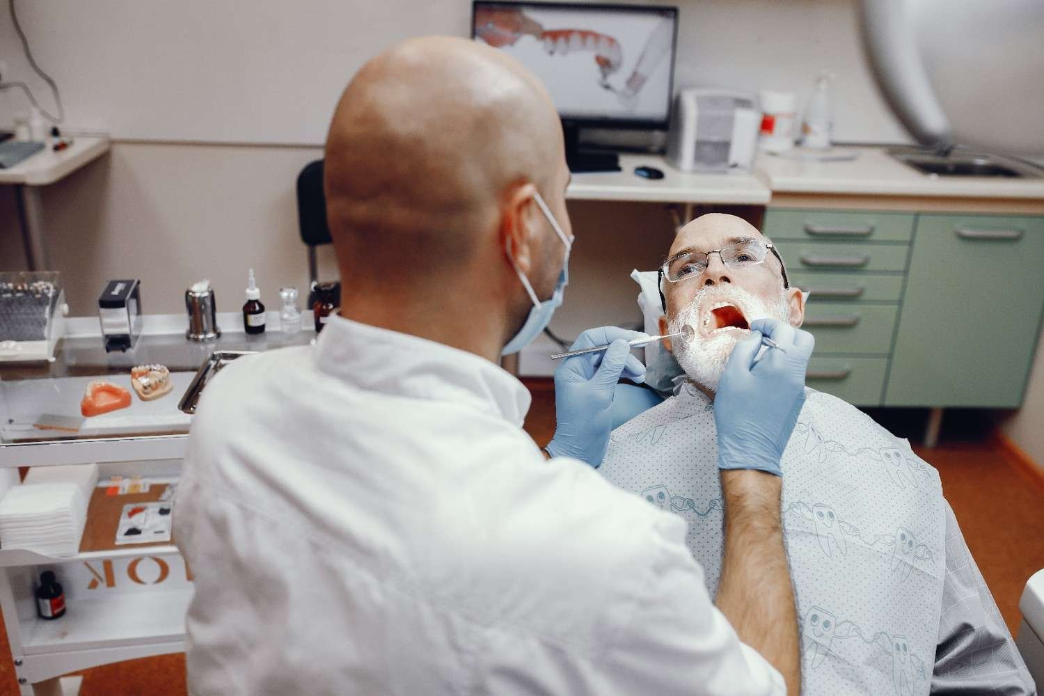 Best Dental Implant Hospital in Delhi