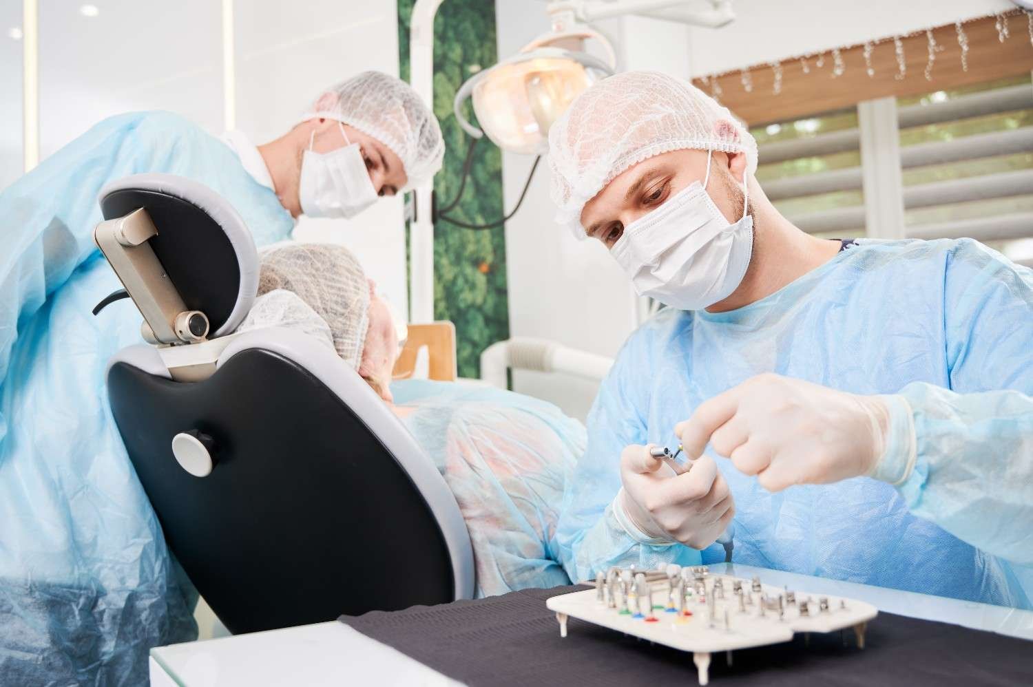 Best Implantologist Surgeon in Delhi