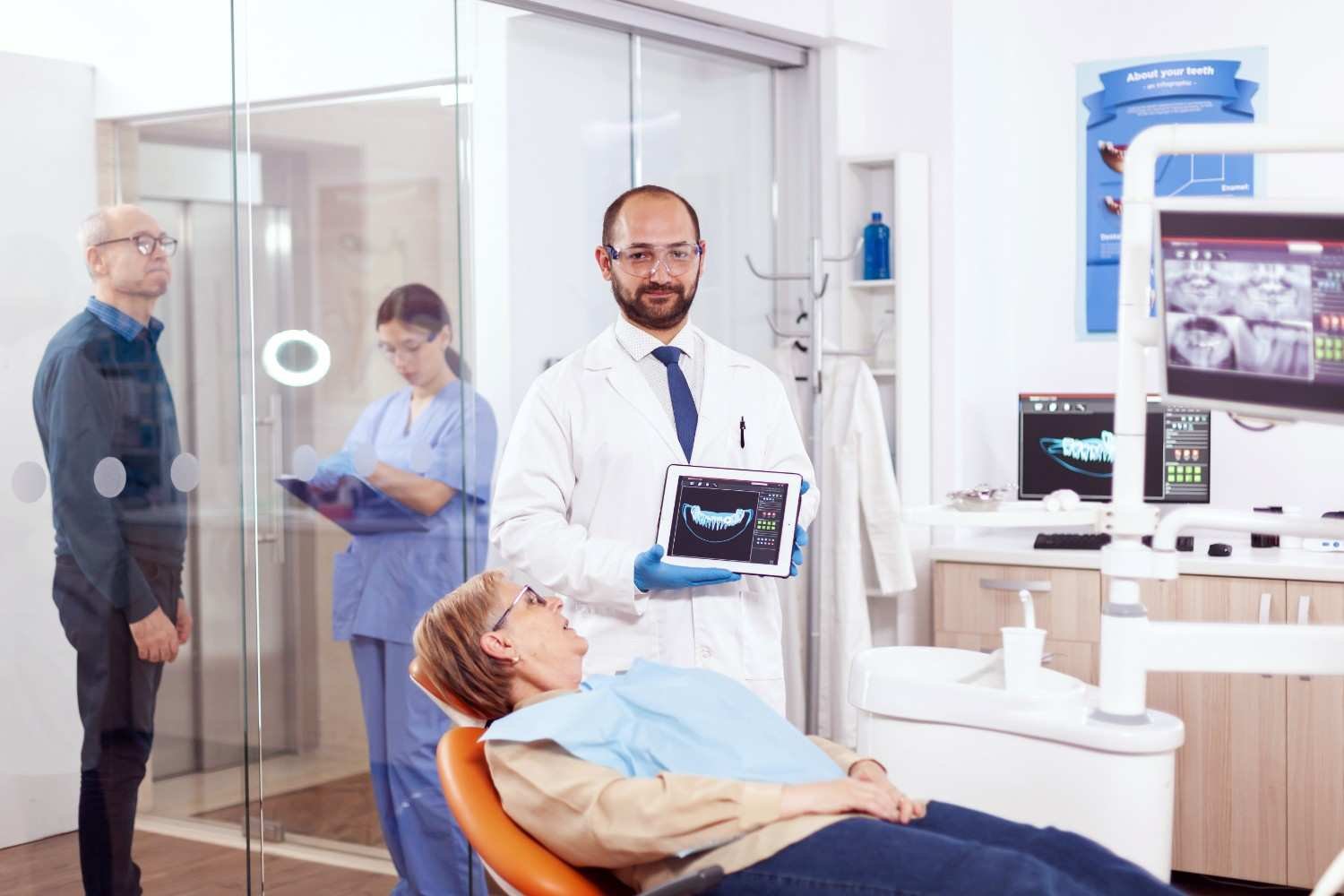Best Dental Implant Hospital in Delhi